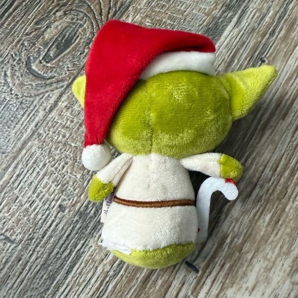 Hallmark Itty Bitty Star Wars Yoda Plush - Picture 2 of 4